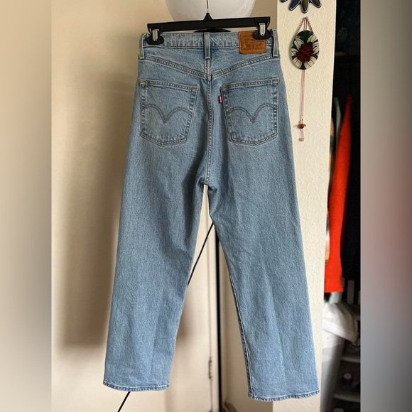 Levi’s Ribcage Straight - Picture 3 of 5